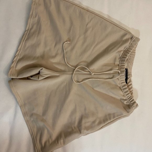 PrettyLittleThing Sweat Shorts - Picture 5 of 8